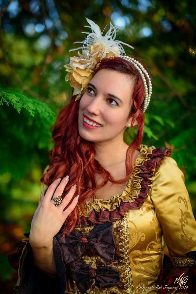 Yvonne Costumière Mysterique